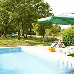 With Pool And Covered Terrace ヴィラ *