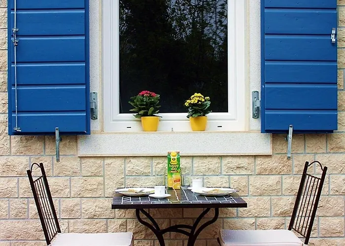 With Pool And Covered Terrace * Labin (Istria)