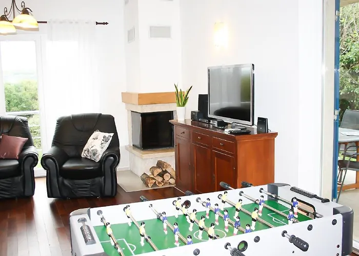 Vila With Pool And Covered Terrace *